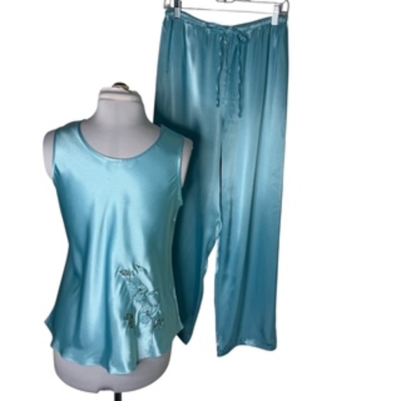 No Brand Label Other - No Brand Label 2pc. Seafoam Green Embroidered Keyhole Back Sleepwear Size L